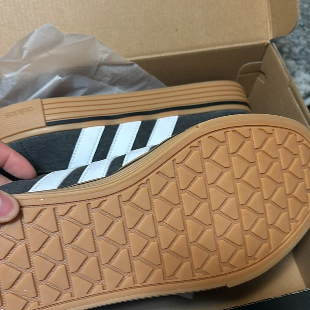 Adidas Daily 4.0 Men's Running Sneaker size 8 1/2 7 1/2 NIB